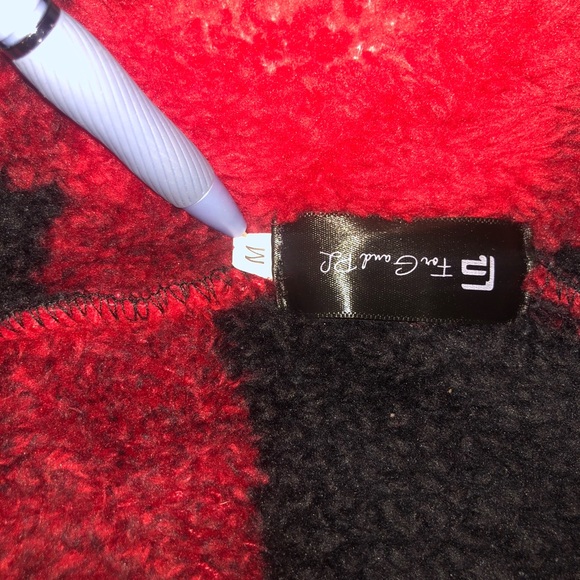 Red and Black Plaid Jacket - Picture 5 of 7